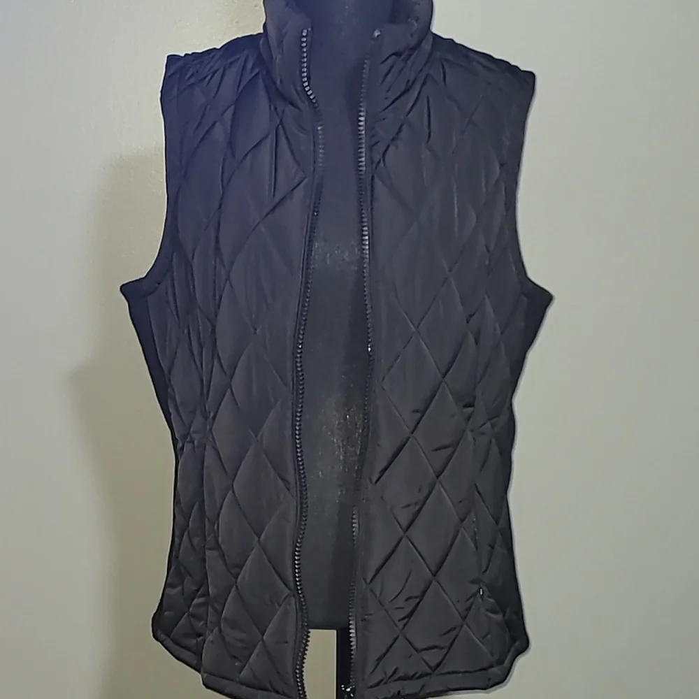 Calvin Klein Black Puffer Vest with Diamond Quilting and High Collar - Picture 7 of 14